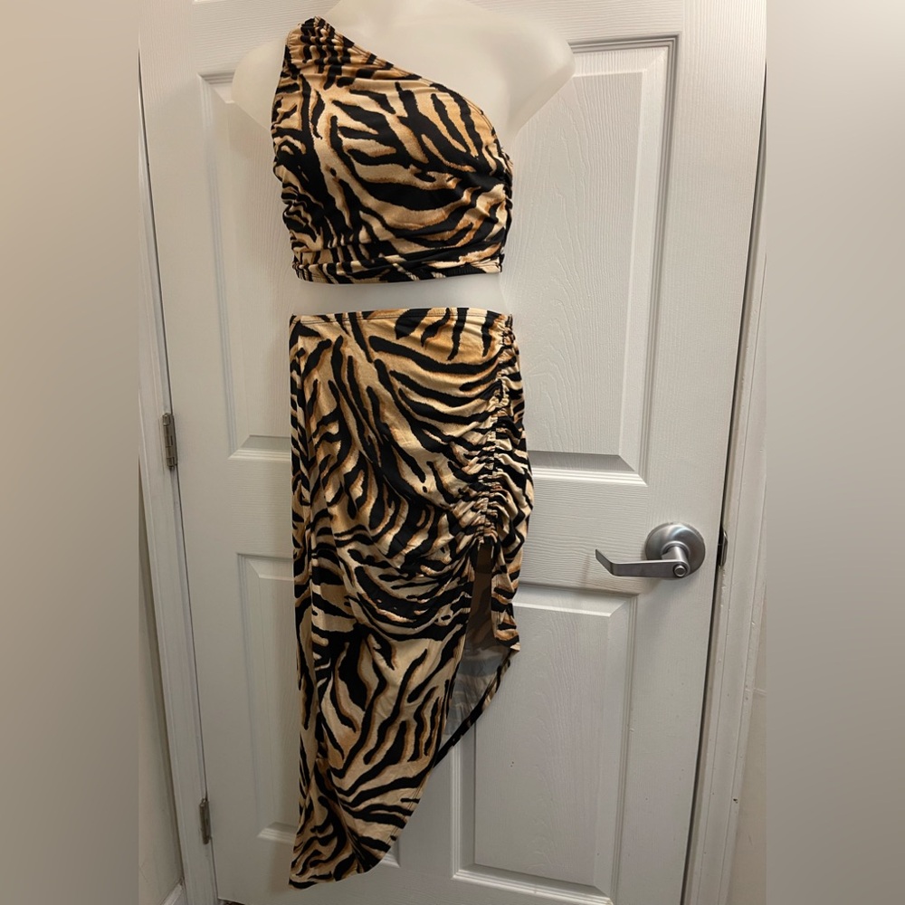 Tiger Print Midi Skirt Set